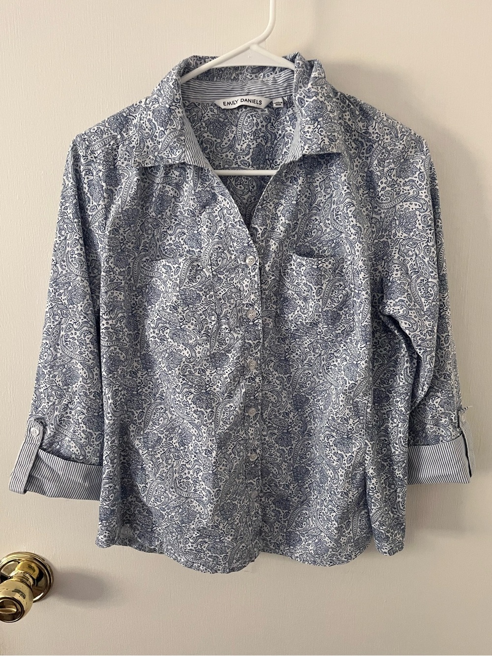 Emily Daniels Tailored Button Down One Pocket Paisley Shirt Blue White Medium